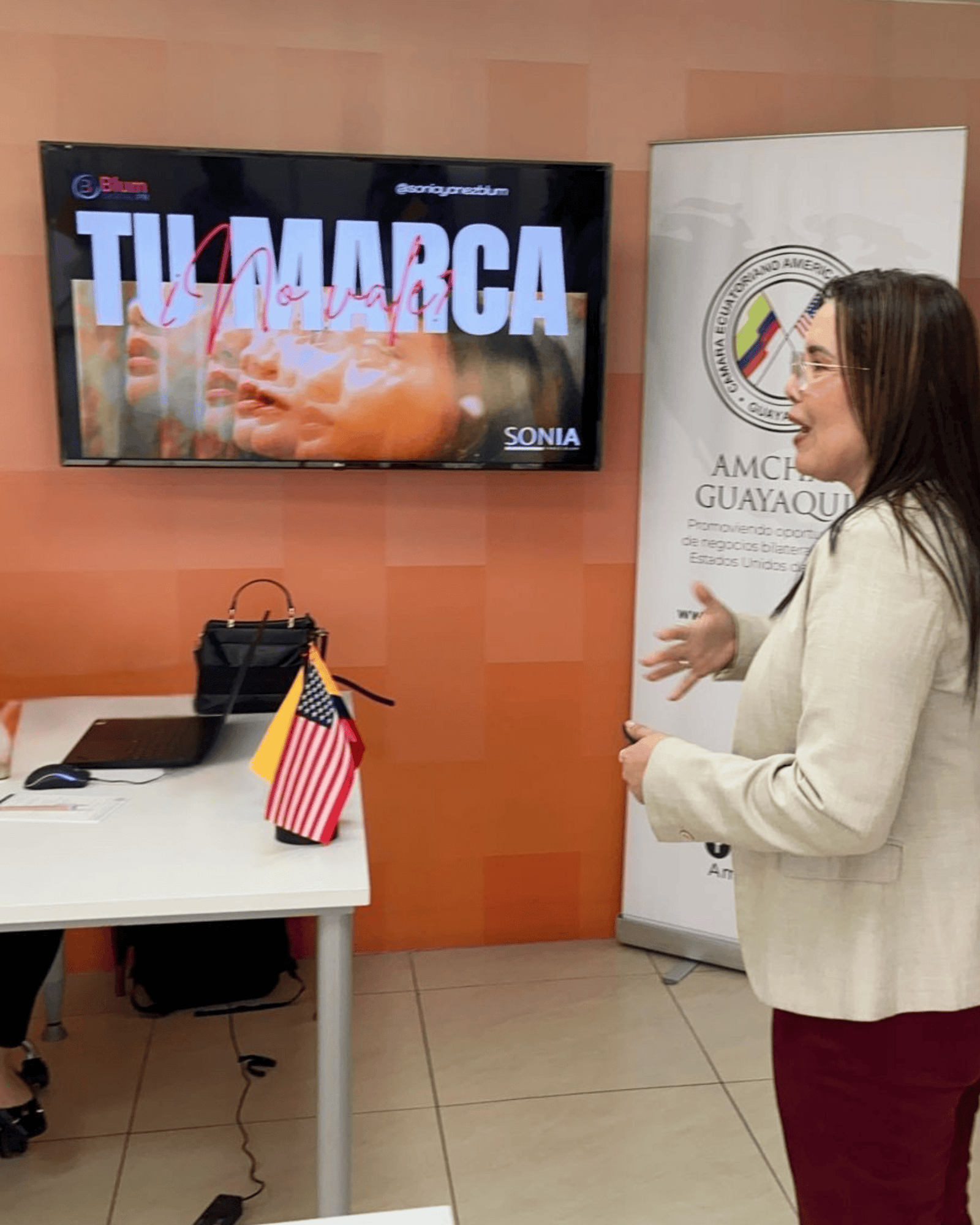 Sonia Yánez Blum en sus inicios profesionales